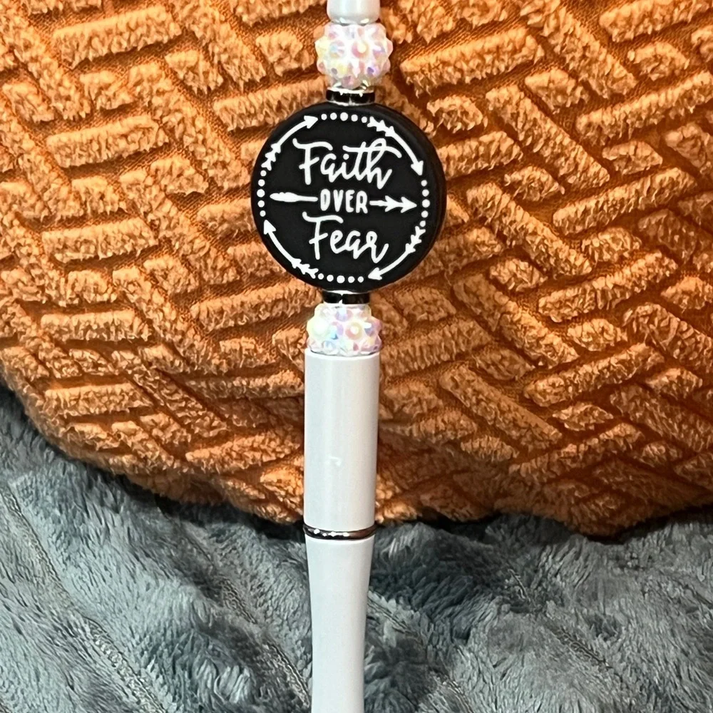 Inspirational 'Faith Over Fear' Pen - Black and White - Picture 1 of 1